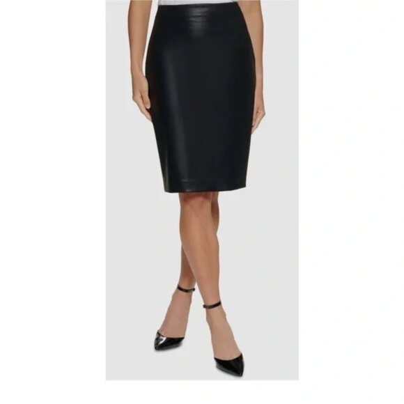 Danier🇨🇦 Black Genuine Leather Pencil Skirt sz 4 - Picture 1 of 11